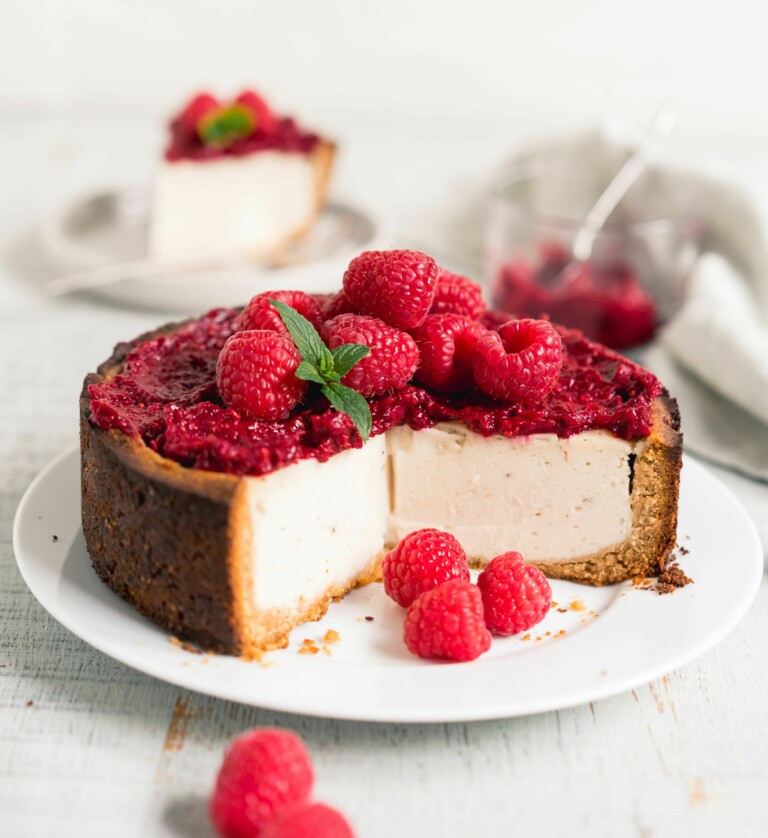 Käsekuchen mit Himbeeren vegan