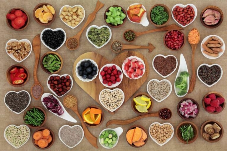 Superfoods in Schüsseln