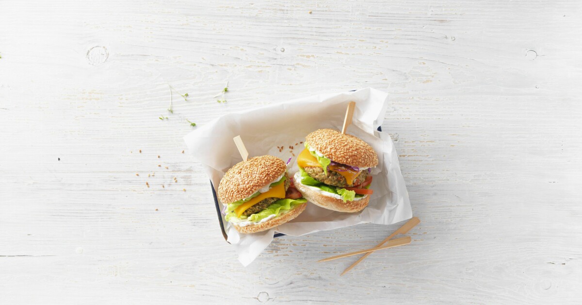 Burger mit KichererbsenPatty vegan Simply V