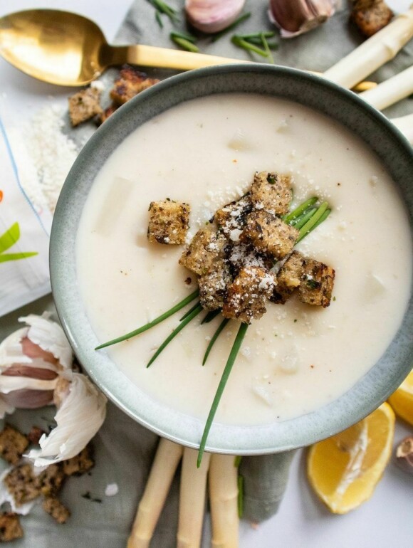 Spargelsuppe vegan mit Pastagenuss