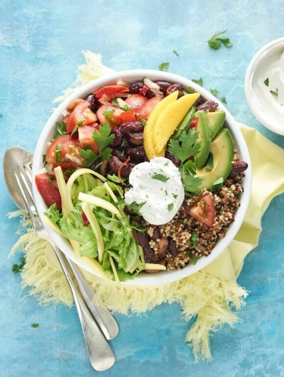 Tomaten-Quinoa Bowl - vegan mit Avocado