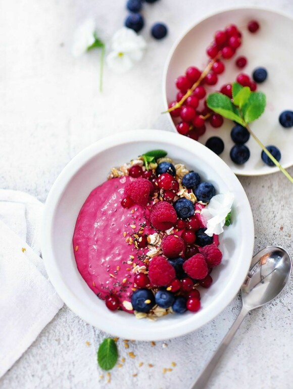 Pinke Frühstücksbowl