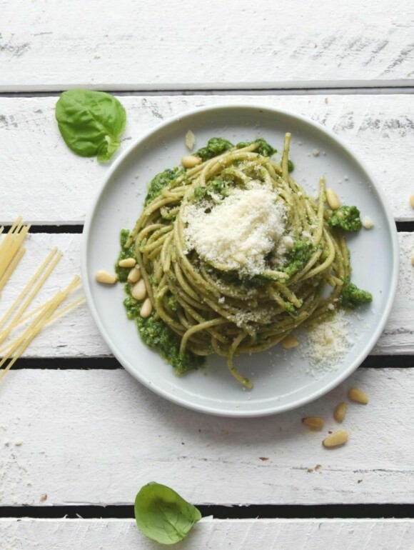 Petersilienpesto vegan - Mit Basilikum für Spaghetti