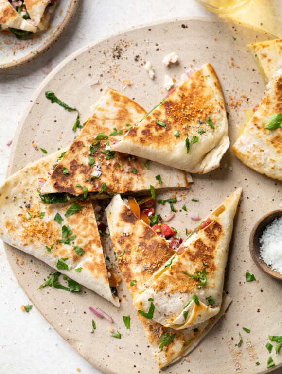 Mediterrane Quesadilla mit Hirtengenuss