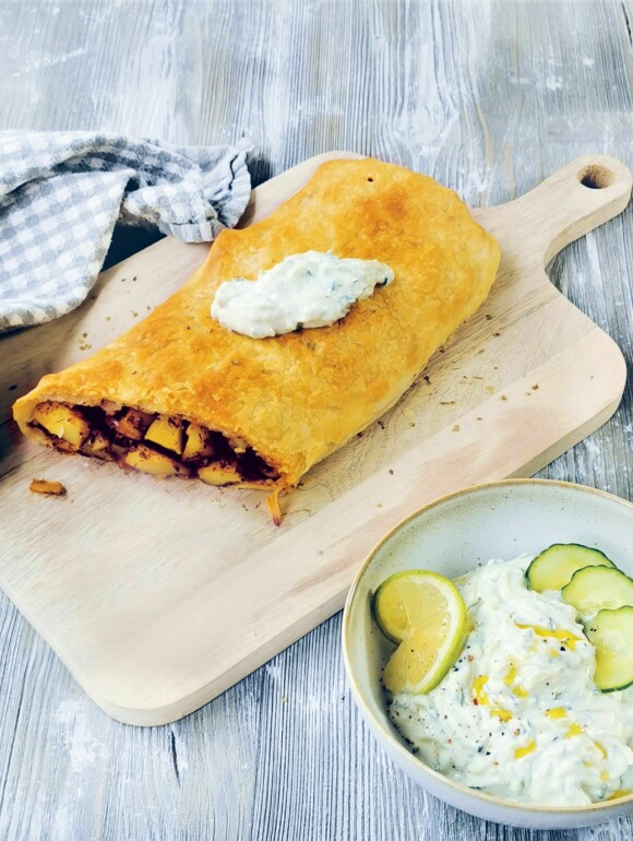 Kartoffelstrudel mit veganem Tzatziki