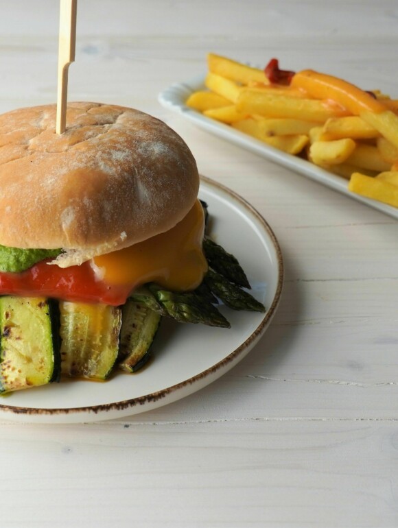 Burger mit Grillgemüse