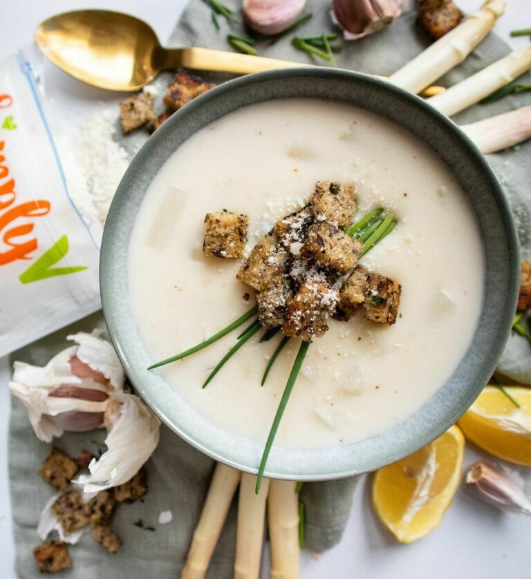 Spargelsuppe vegan mit Pastagenuss