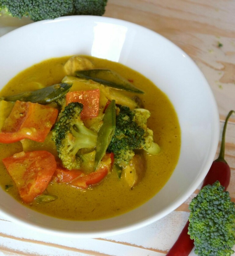 Gelbes Thai-Curry vegan