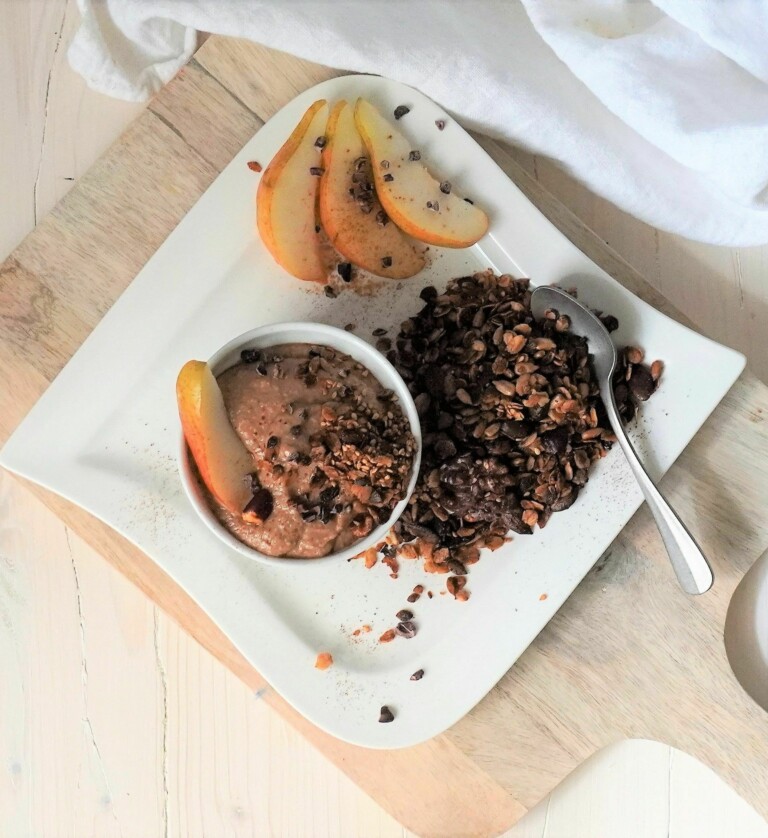Veganes Kaffee Mousse mit Granola