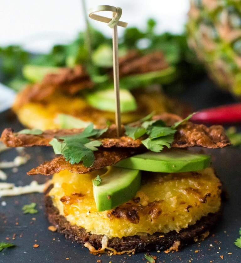 Toast-Hawaii vegan mit Reispapierbacon