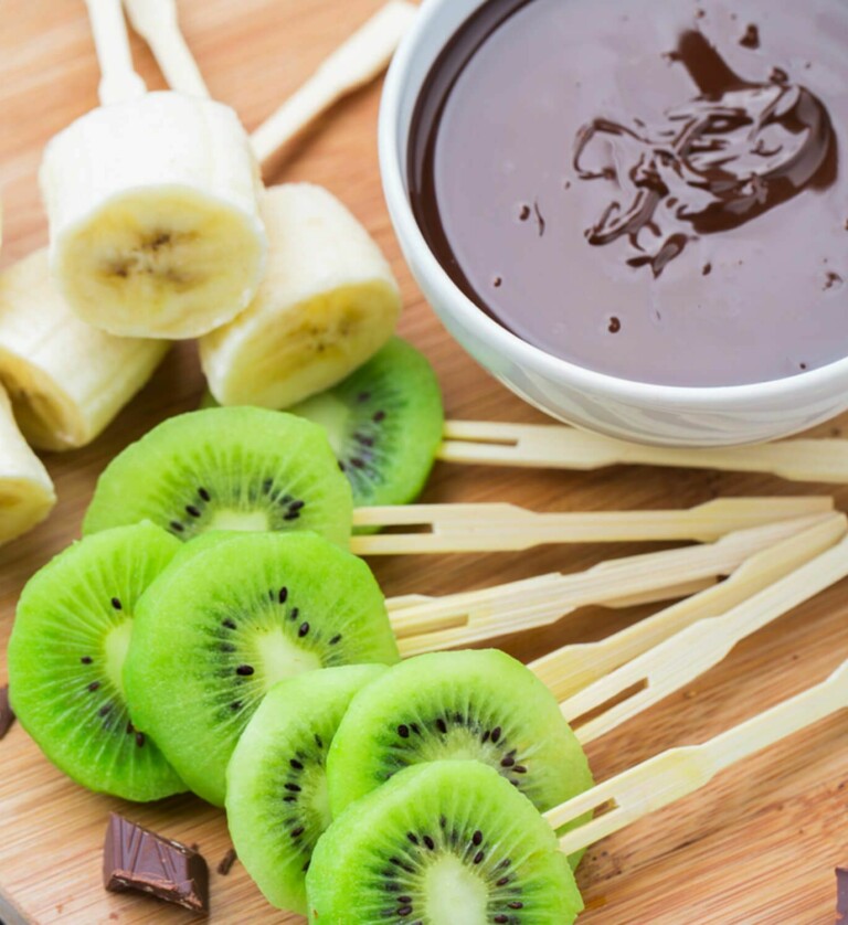 Obstspieße mit Schokoladensoße | Simply V Obstspieße mit Schokoladensoße | Simply V