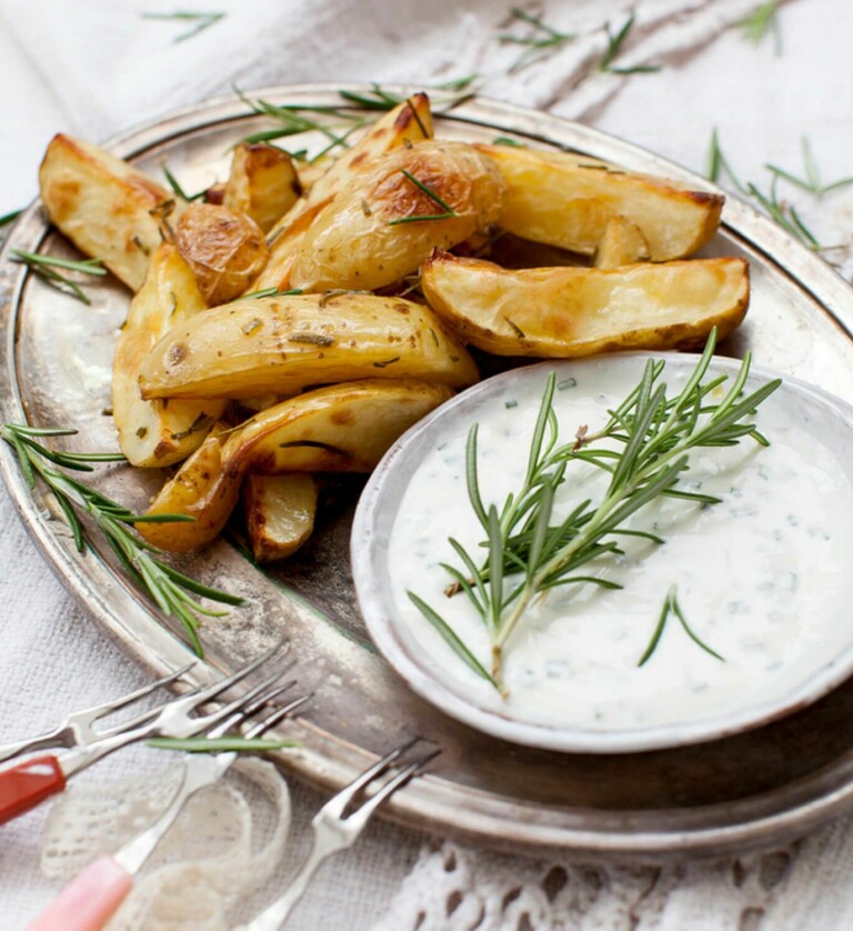 Kartoffelecken vegan mit Kräuterquark