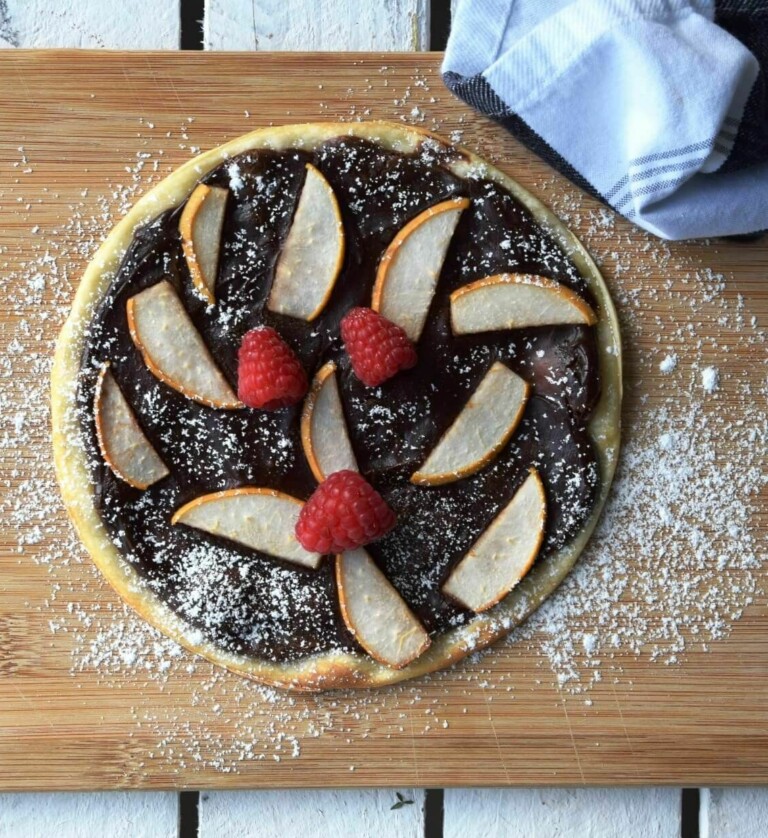 Süßer Flammkuchen mit Schoko & Birne | Simply V Süßer Flammkuchen mit Schoko & Birne | Simply V