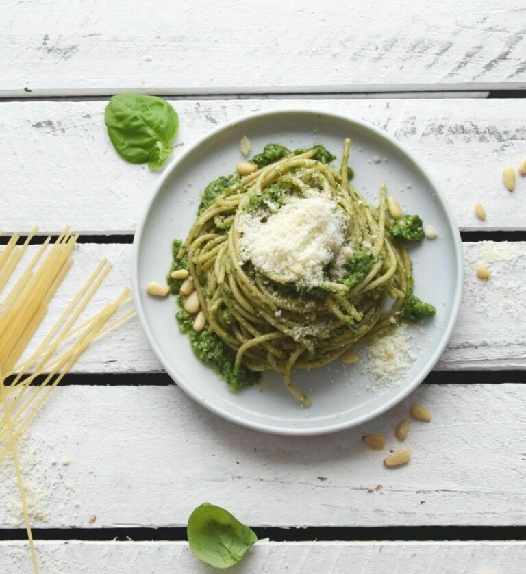 Petersilienpesto vegan - Mit Basilikum für Spaghetti