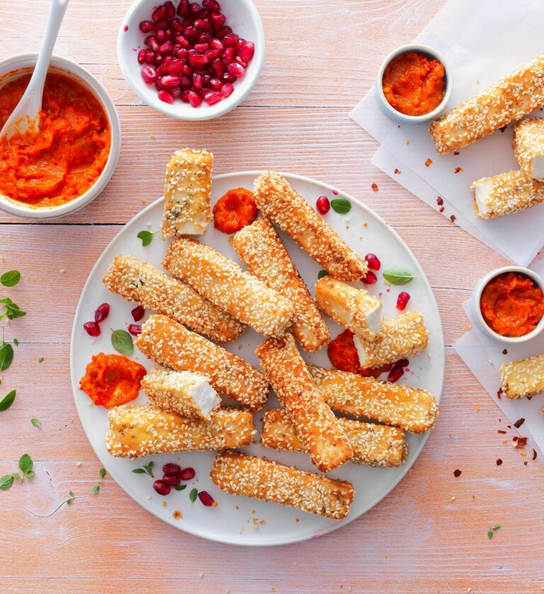 Vegane Halloumi Fries mit Ajvar-Dip