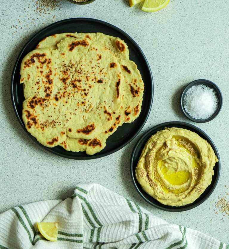Fladenbrot mit Hummus