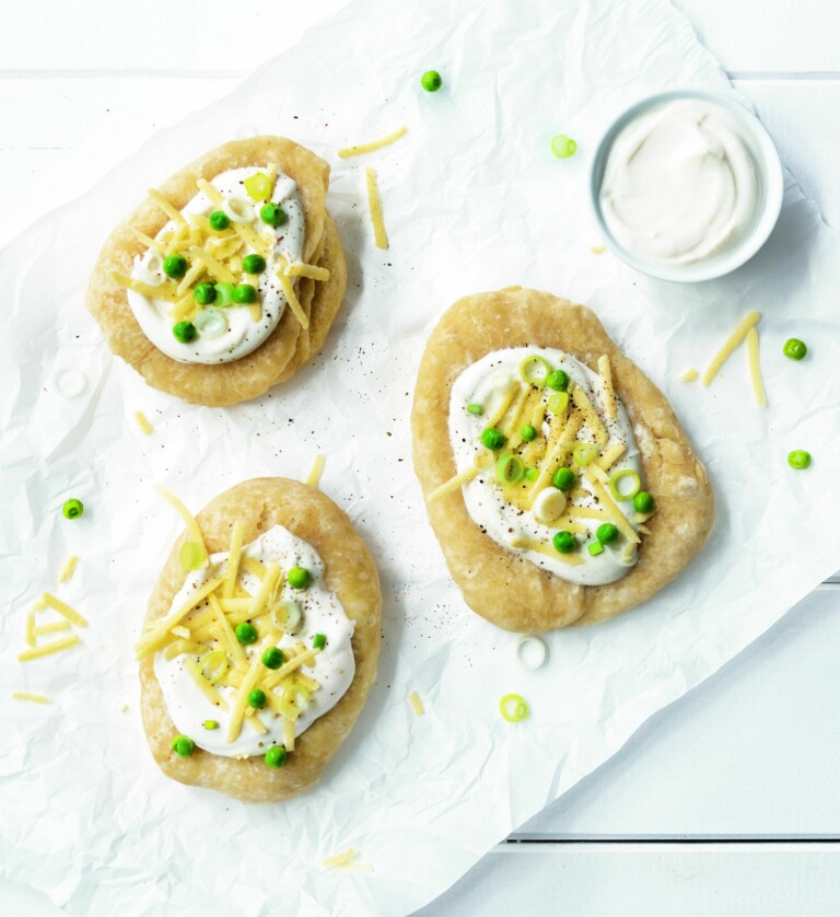 Langos vegan mit grünen Erbsen