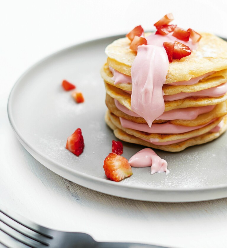 Fluffige Pancakes mit Frischegenusscreme