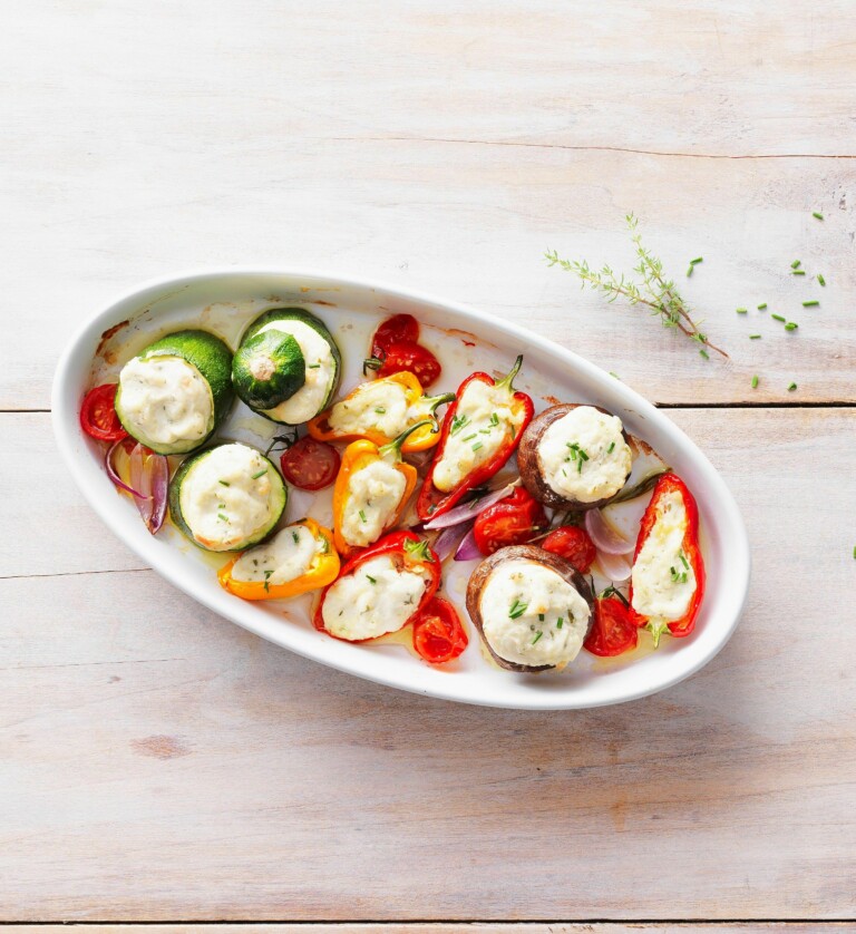 Gefüllte Champignons, Zucchini und Paprika mit Frischkäse-Alternative
