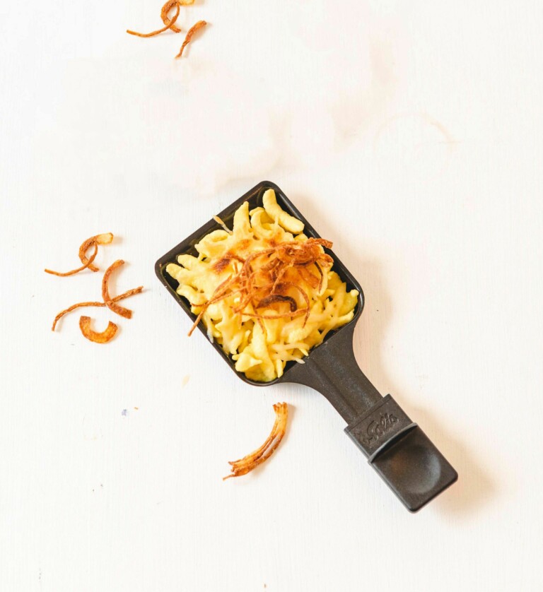 Veganes Käsespätzle Raclette