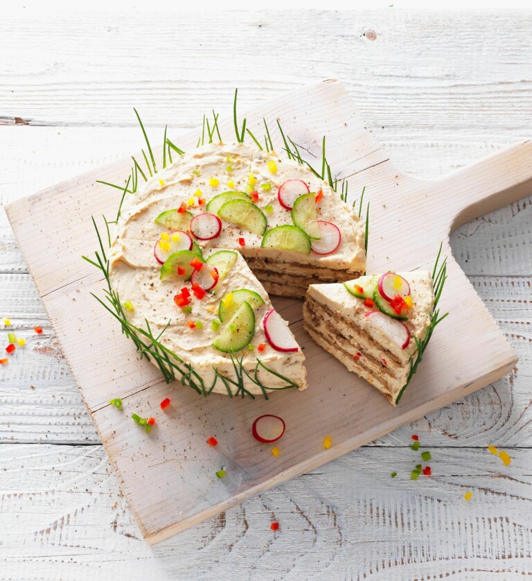 Herzhafte Torte vegan mit Frischkäse-Alternative