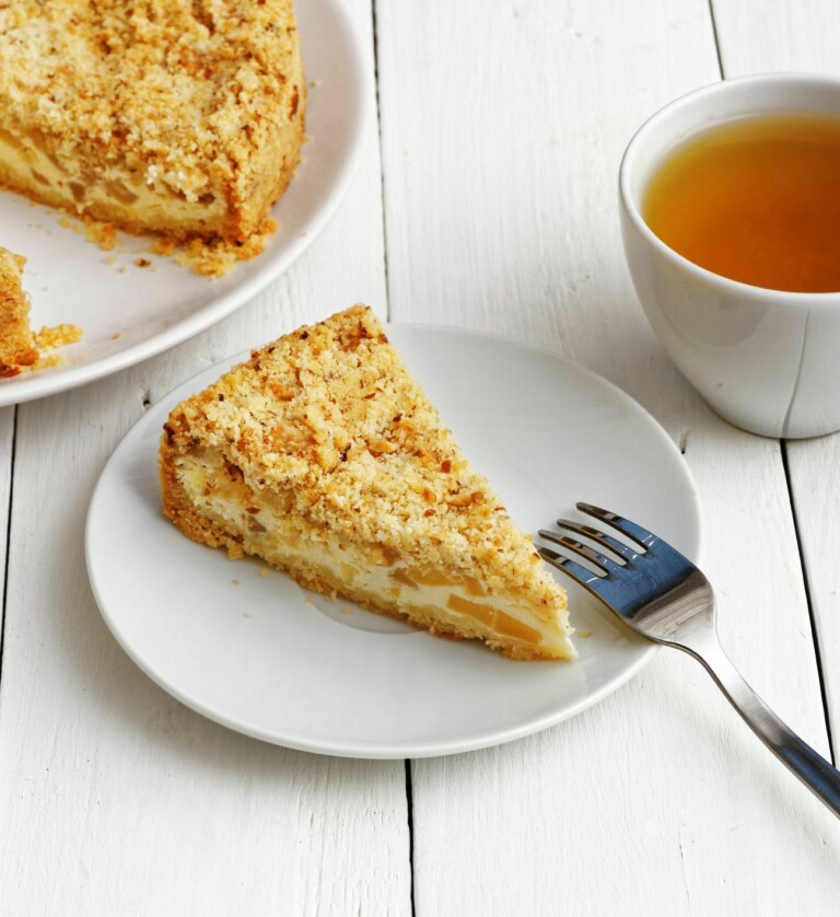 Veganer Apfel-Quark-Streuselkuchen Rezept | Simply V